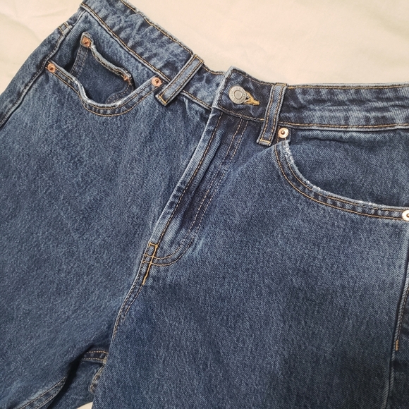 Zara Classic Dark Wash Blue Denim Women's Shorts Long Inseam 8 - Picture 3 of 8